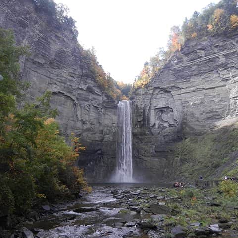 המפל מאת הדפסה על קנבס - הדפסות על קנבס | גלריה רעות